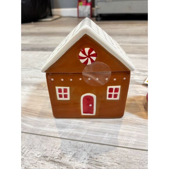 Target Bullseye Gingerbread House Cookie Jar and Peppermint Light Up Christmas T - Picture 2 of 8